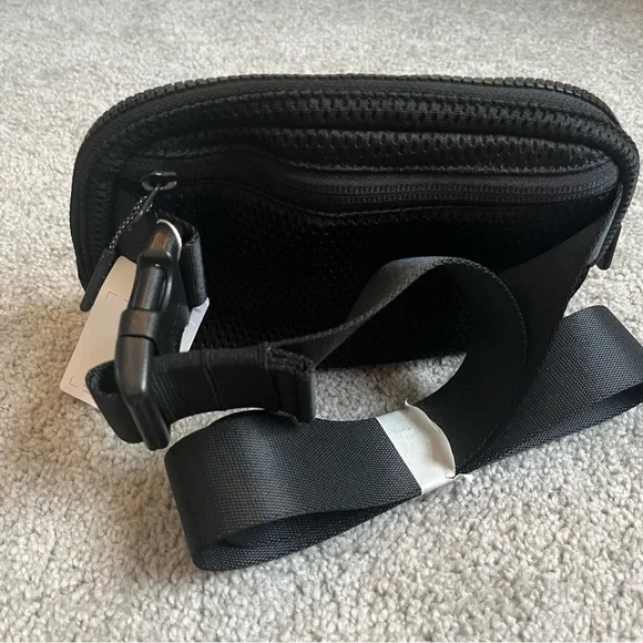 NWT LULULEMON Black Mesh Athletic Bag - Picture 7 of 8